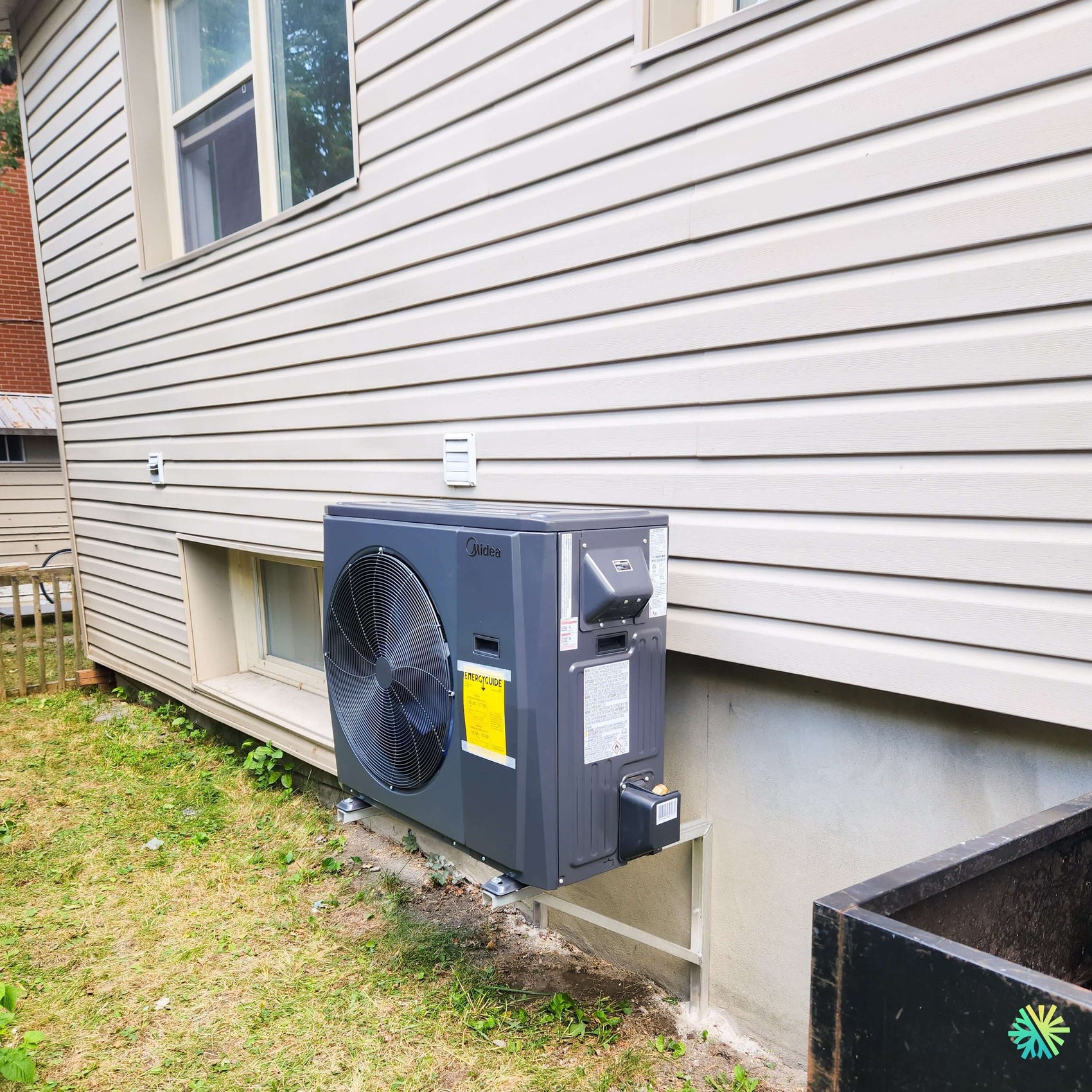 Installation d’une thermopompe centrale MIDEA EVOX G3 2.5 tonnes à Fabreville, Laval : une solution CVAC performante pour une maison familiale