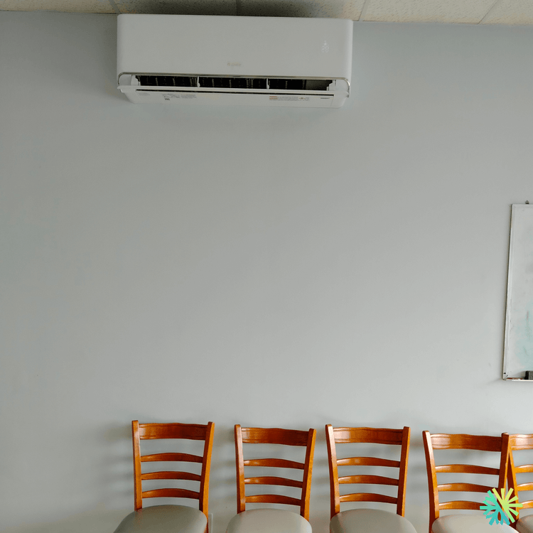 Installation d’une thermopompe murale Gree à Rosemont–La Petite-Patrie