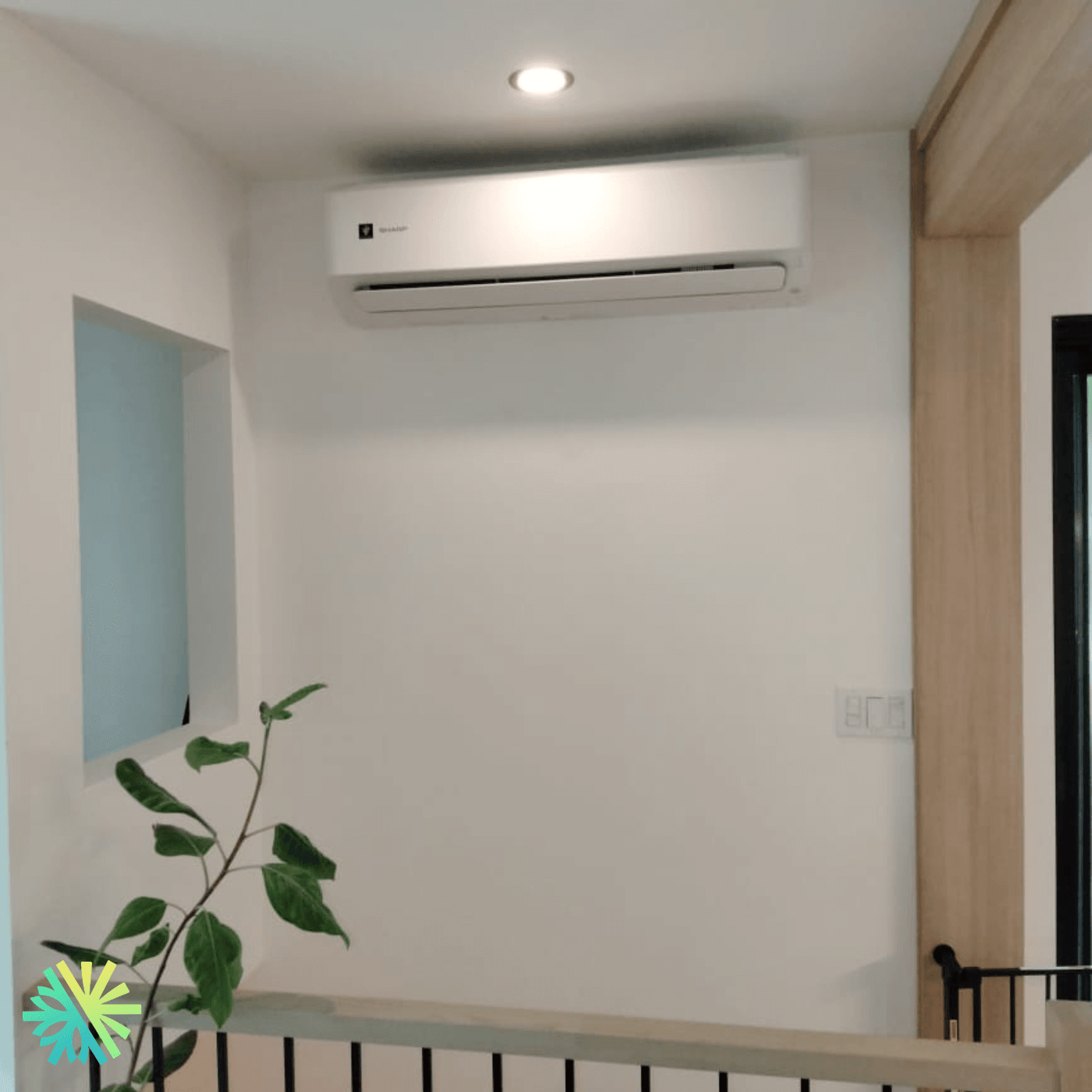 Installation d'une thermopompe mini-split Sharp ZU1 à Pierrefonds-Roxboro