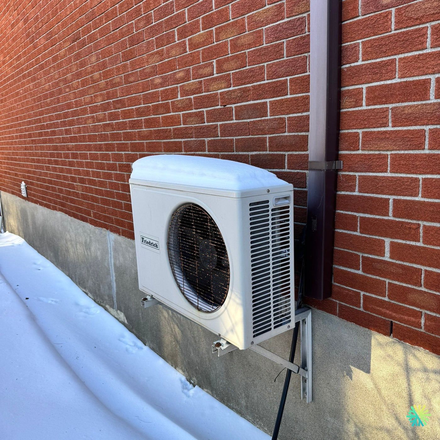 Réparation d’une thermopompe murale Friedrich à Blainville