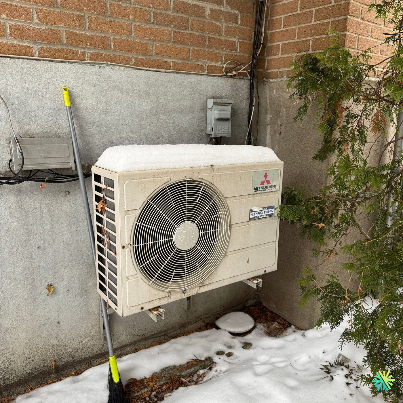 Nettoyage d’une thermopompe murale Mitsubishi à Sainte-Dorothée