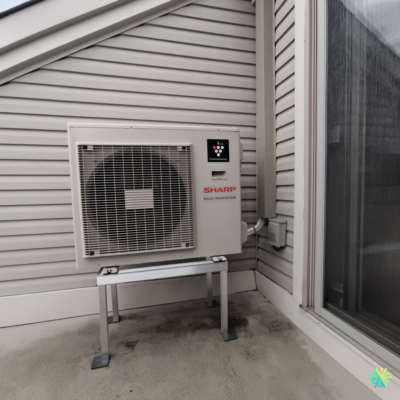 Installation d’une Sharp série Eco Inverter thermopompe murale à Chomedey (Laval)