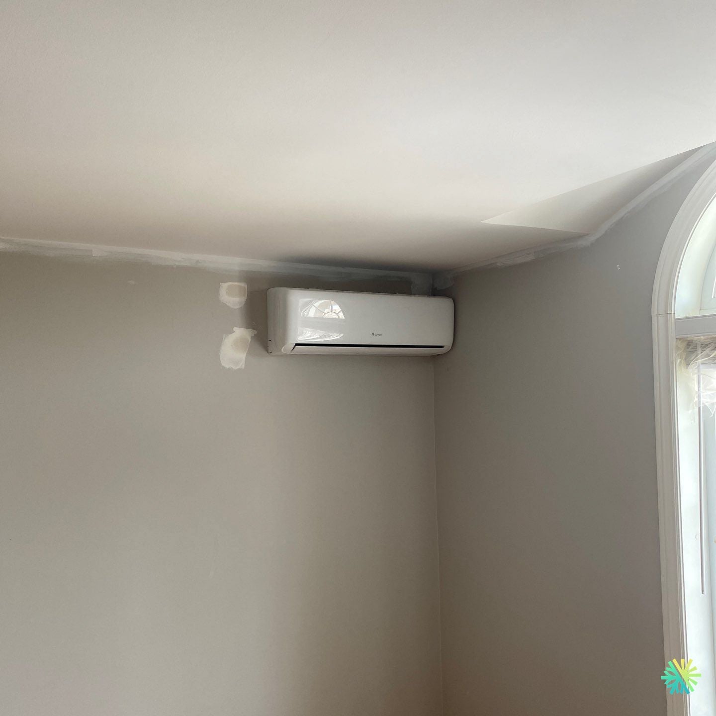 Installation d’une thermopompe murale Gree Clivia à Saint-Lambert