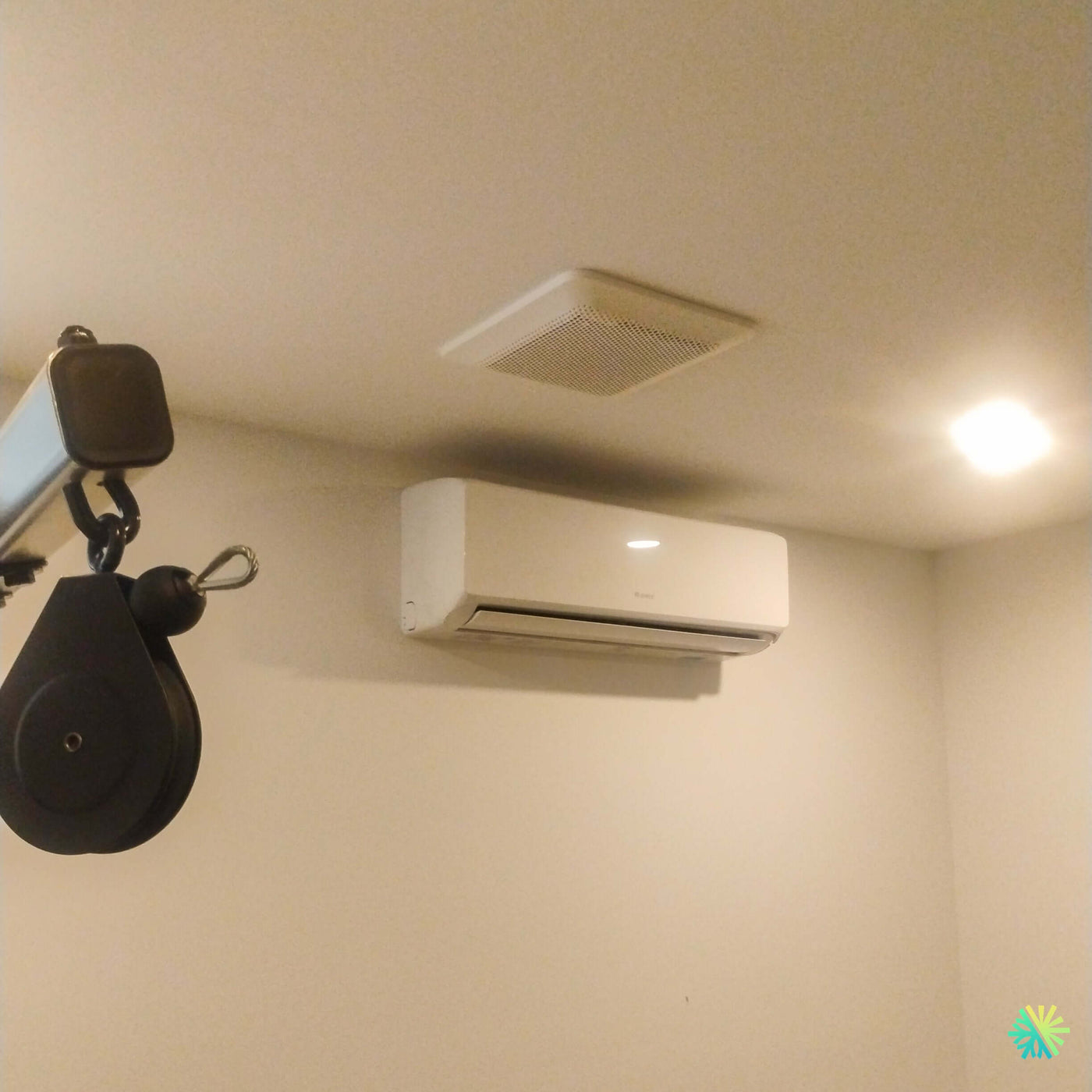 Installation d’une thermopompe DoubleZone GREE FREE MATCH R32 à 2 zones et 2 têtes à Montréal-Est