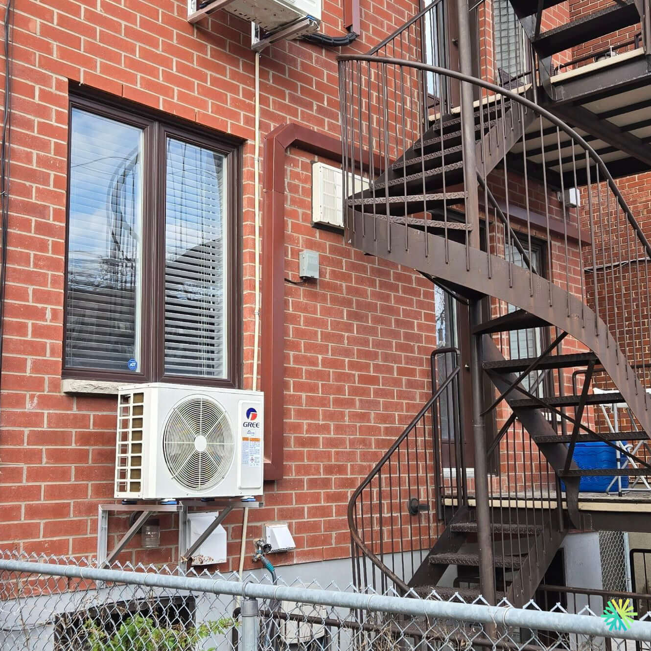 Installation d’une Gree (gamme Inverter) thermopompe murale à Plateau-Mont-Royal
