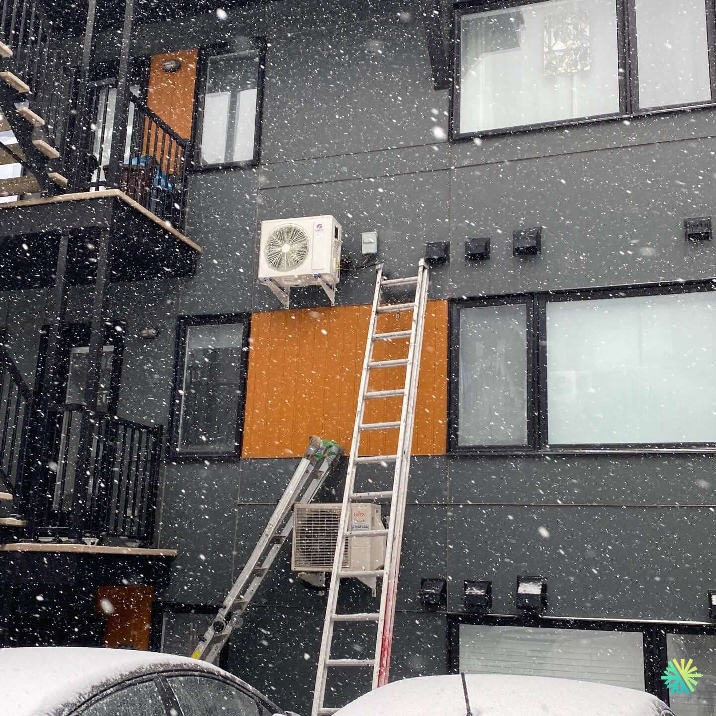 Installation d’une thermopompe murale Midea à Côte-des-Neiges–Notre-Dame-de-Grâce