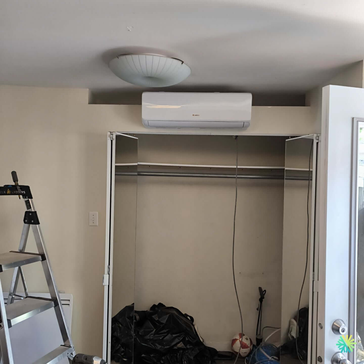 Installation d’une Gree (gamme R-32) thermopompe murale à Rosemont–La Petite-Patrie