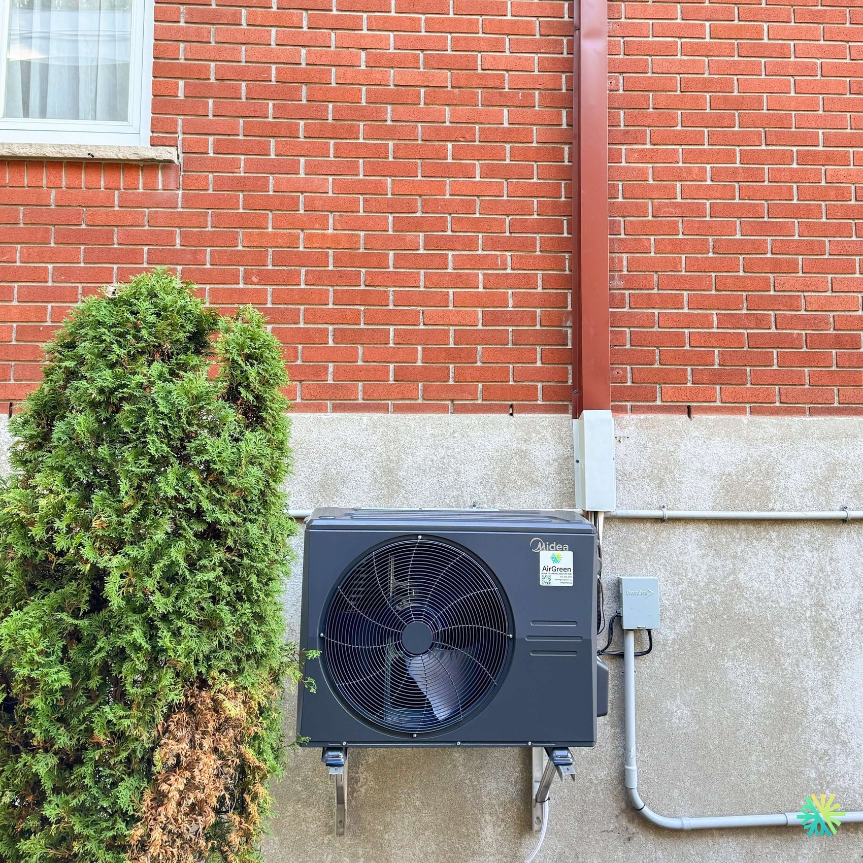 Installation d’une thermopompe centrale MIDEA EVOX G3 2 tonnes sur la Rive Sud de Montréal