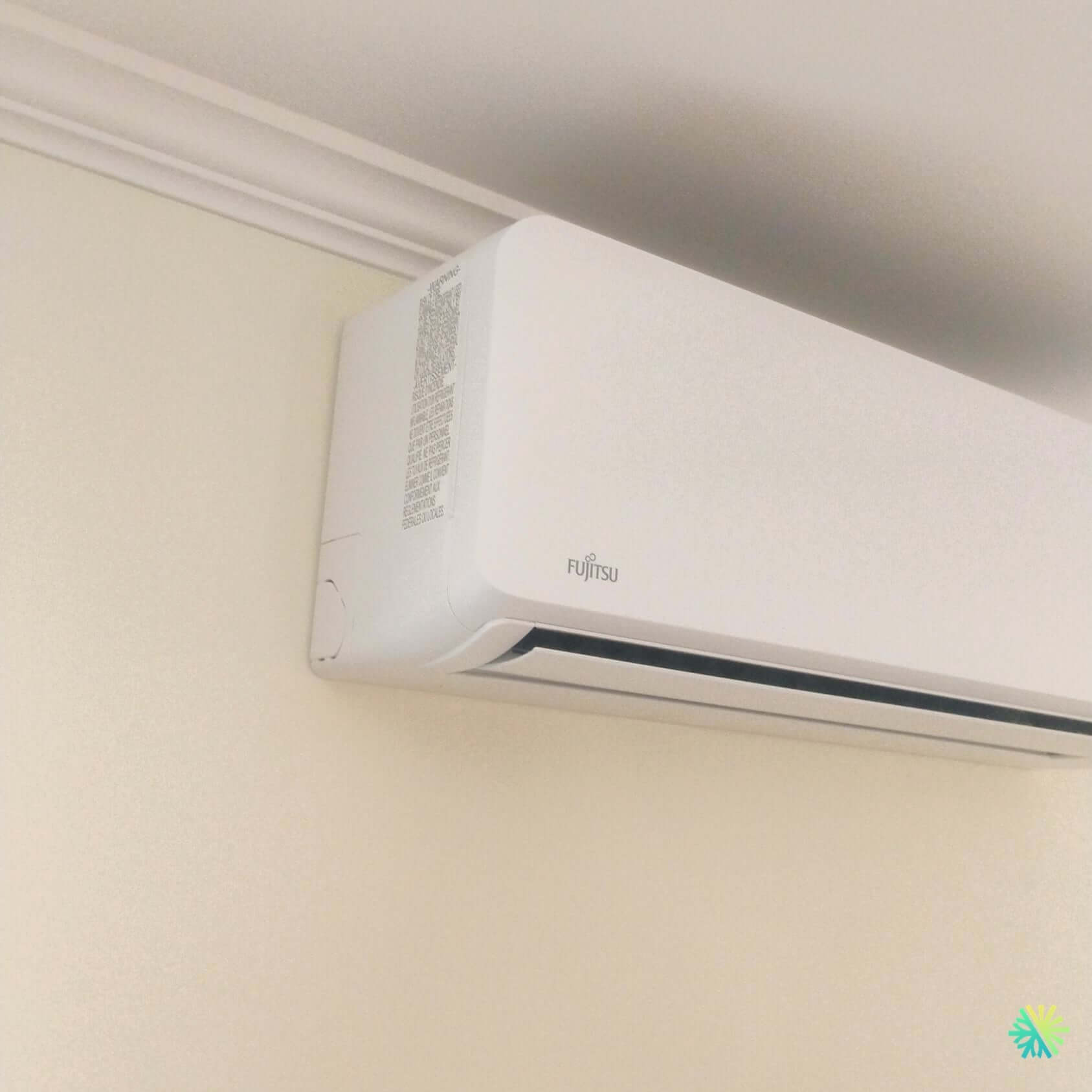 Installation d’une thermopompe murale FUJITSU ORION XLTH 12 000 BTU à Kirkland (Montréal Ouest)