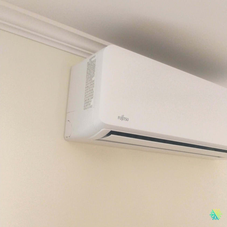 Installation d’une thermopompe murale FUJITSU ORION XLTH 12 000 BTU à Kirkland (Montréal Ouest)