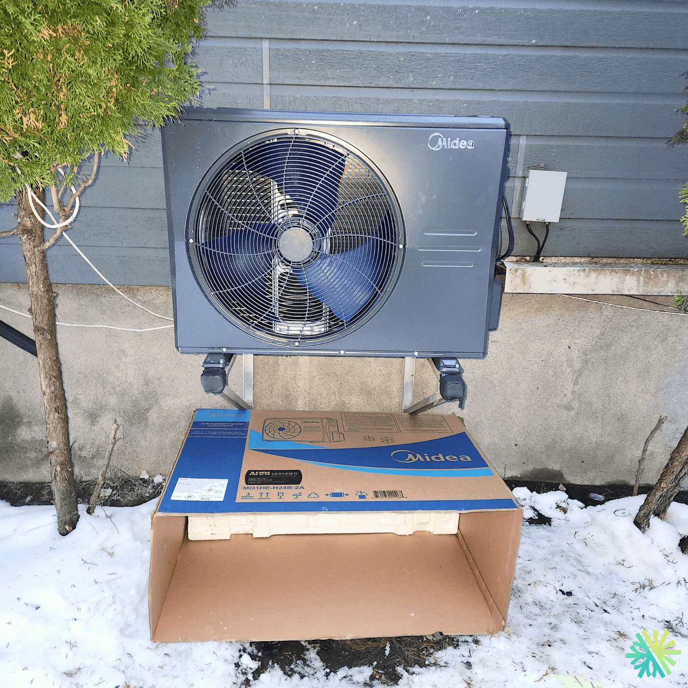 Installation d’une thermopompe murale Midea28 à Sainte-Rose (Laval)