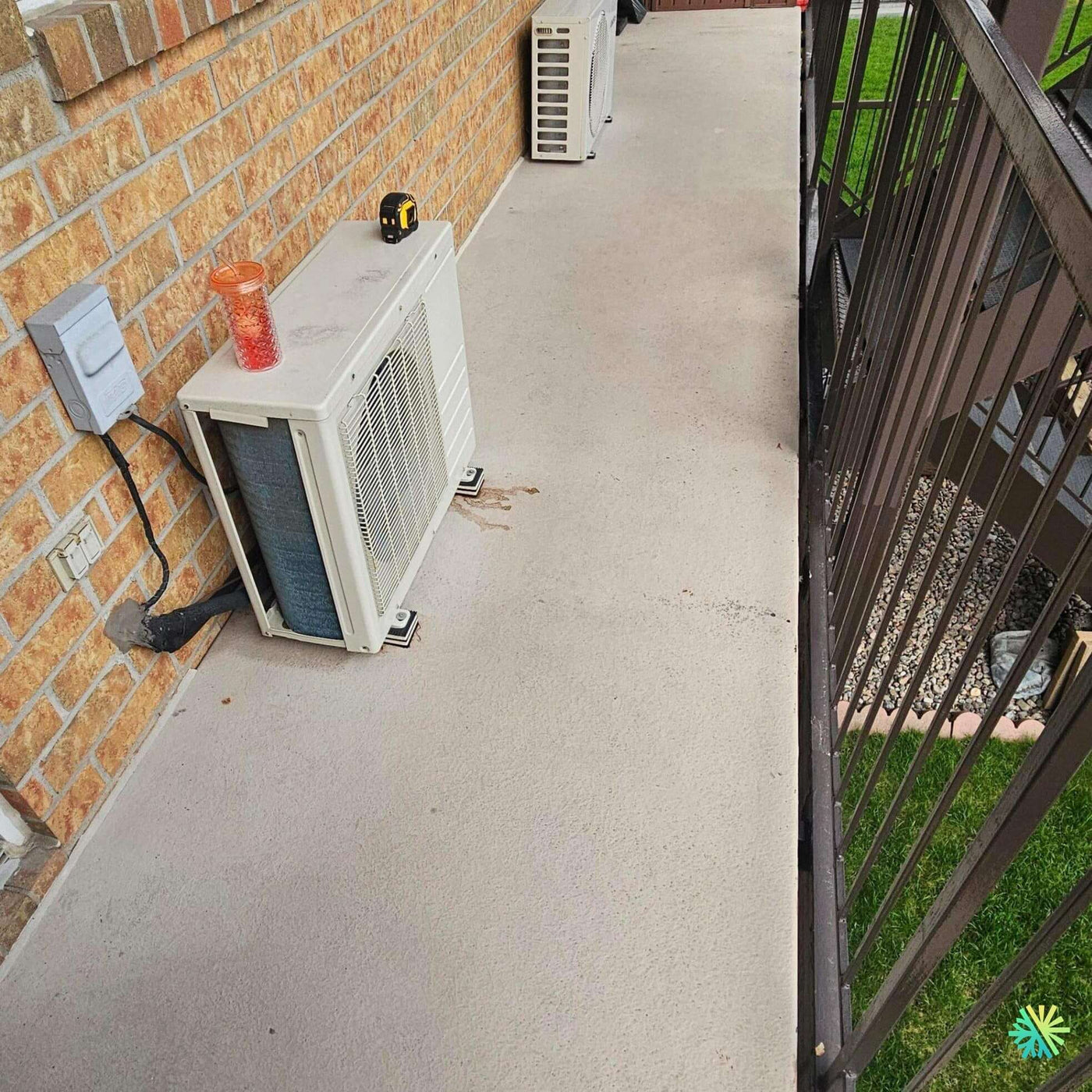 Appel de service pour une thermopompe murale GREE à Brossard