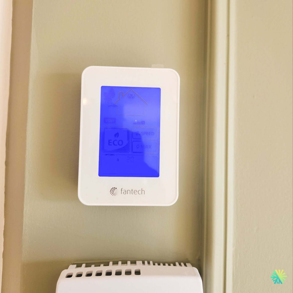 Installation d'un échangeur d'air FANTECH HERO 150H avec commande ECO-Touch IAQ à Dorval, Ouest-de-l'Île de Montréal