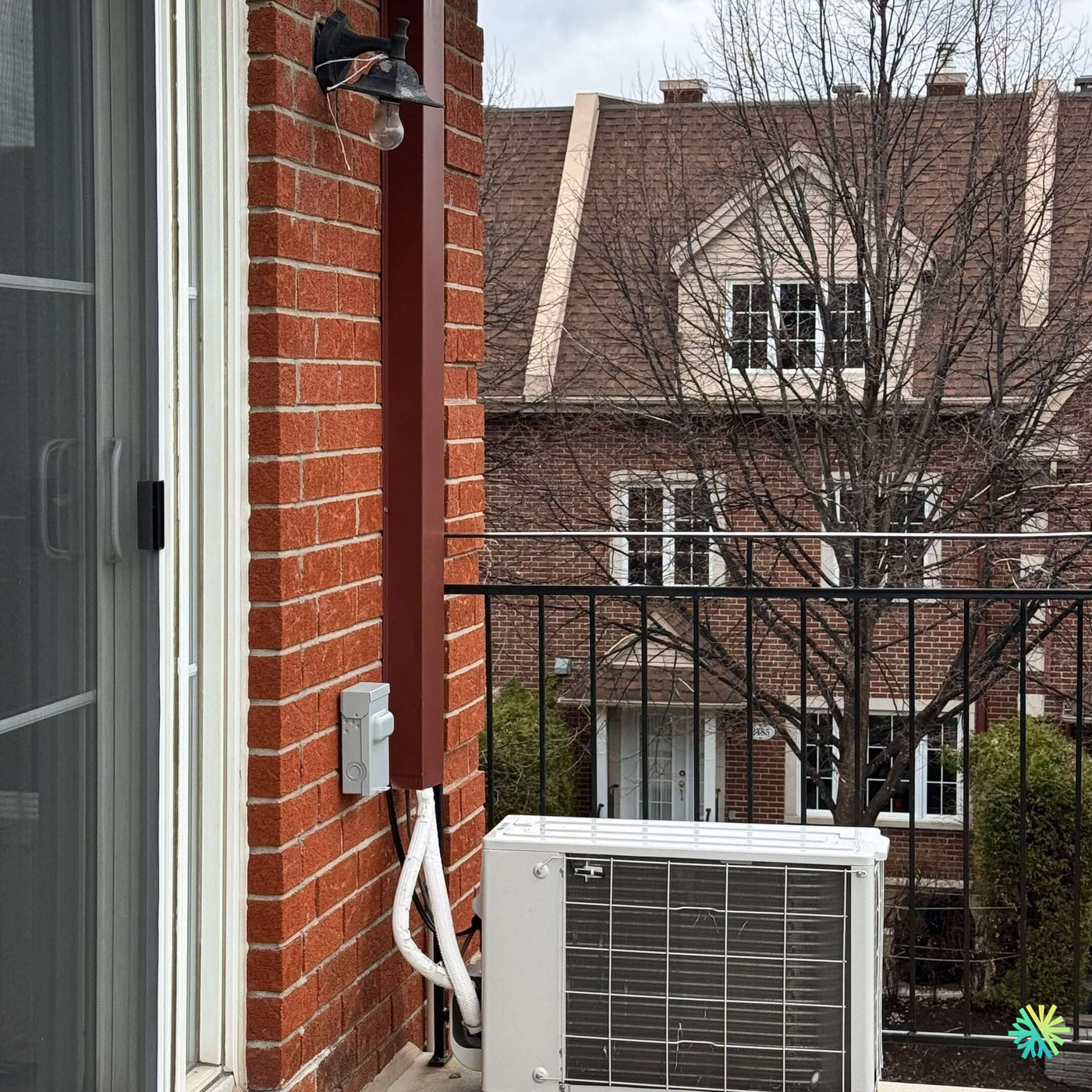 Réparation d’un climatiseur mural Gree à Côte-des-Neiges