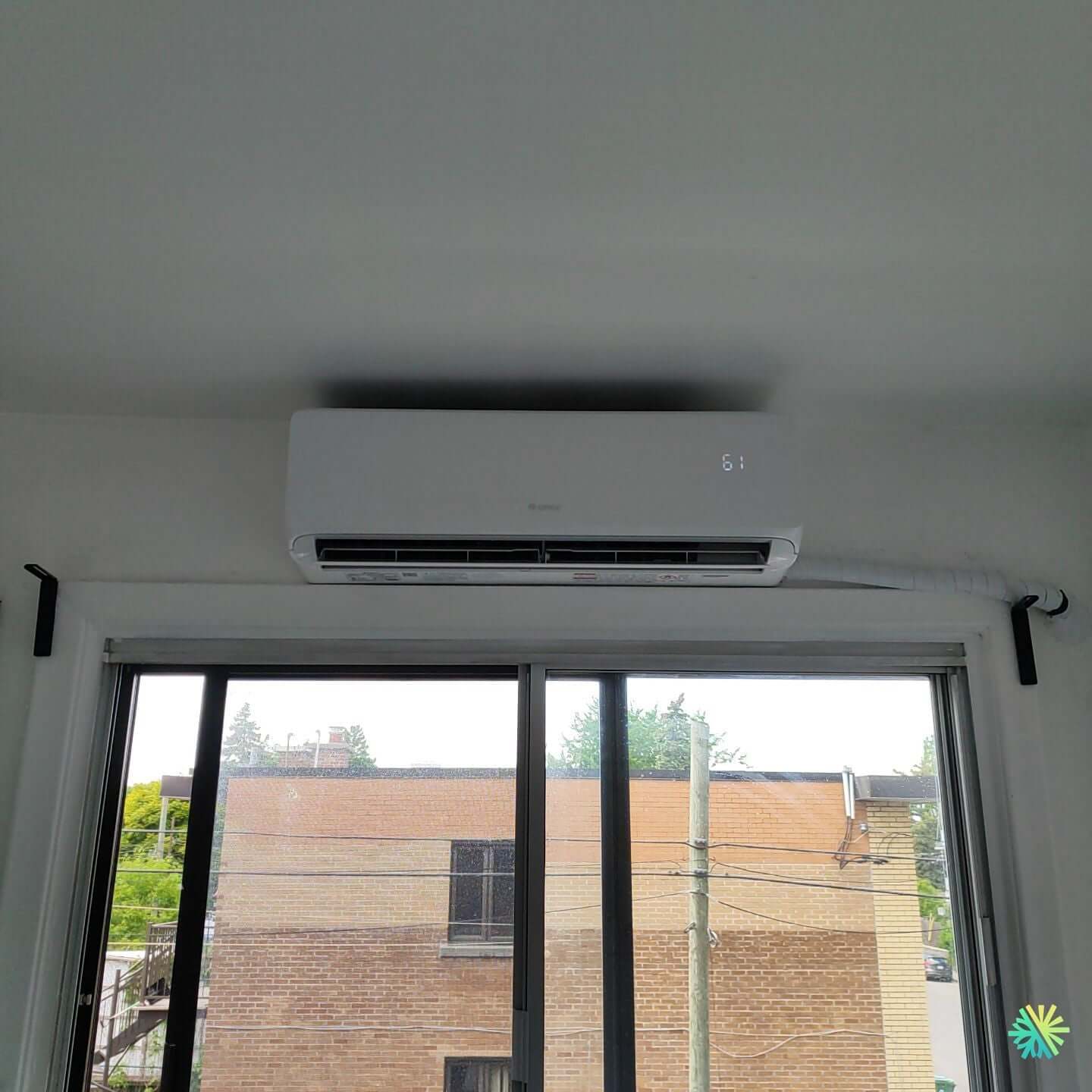 Installation d’une thermopompe murale GREE Livo R32 à Rosemont–La Petite-Patrie