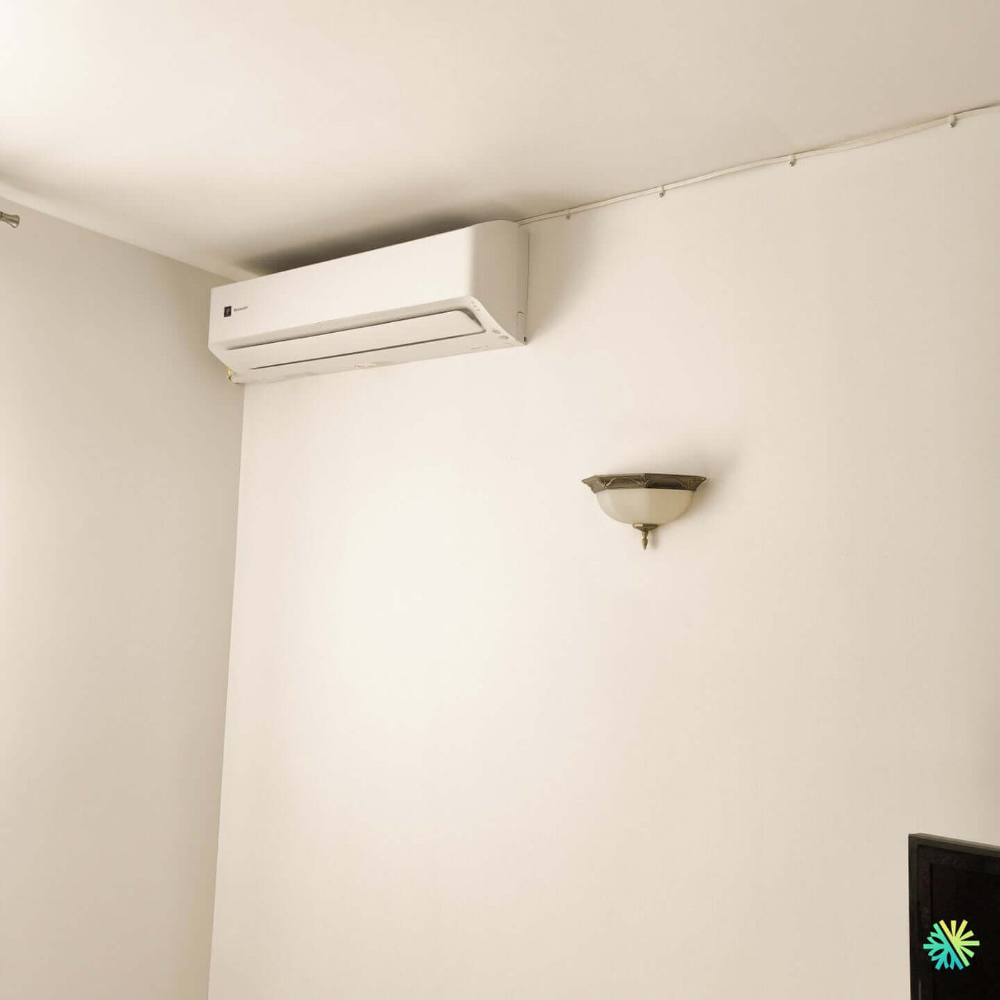 Installation d’une thermopompe murale SHARP ZU1 12 000 BTU à Longueuil : Performance, discrétion et confort durable