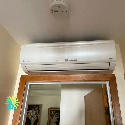 Réparation d’une thermopompe mini split Fujitsu à Montréal