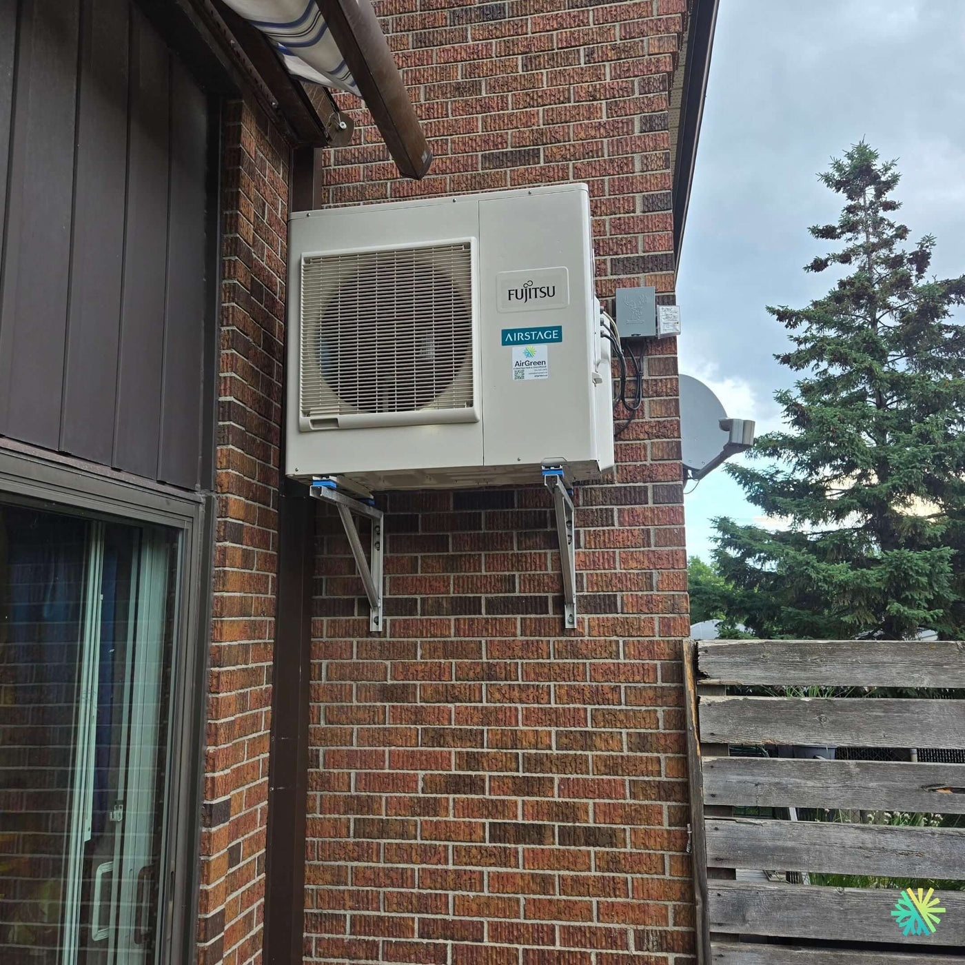 Installation d’une Fujitsu AIRSTAGE thermopompe murale à Sainte-Rose (Laval)