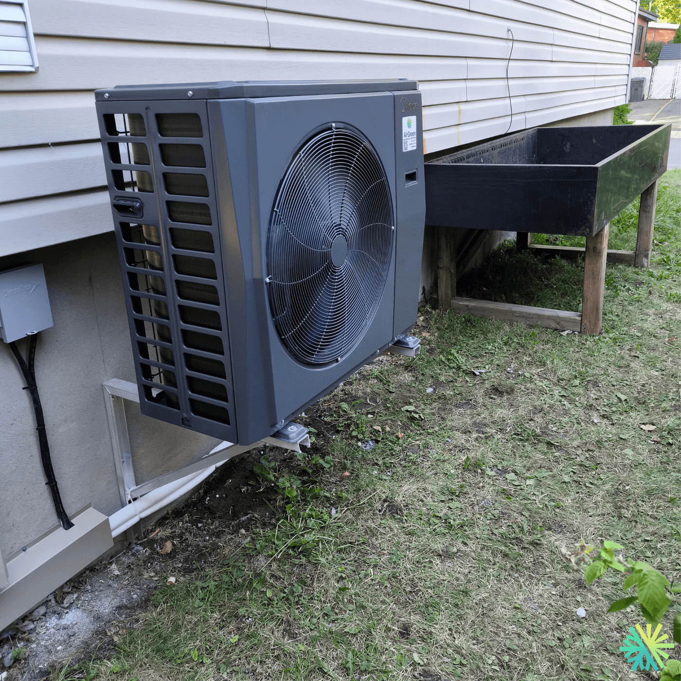 Installation d’une thermopompe centrale Midea à Brossard