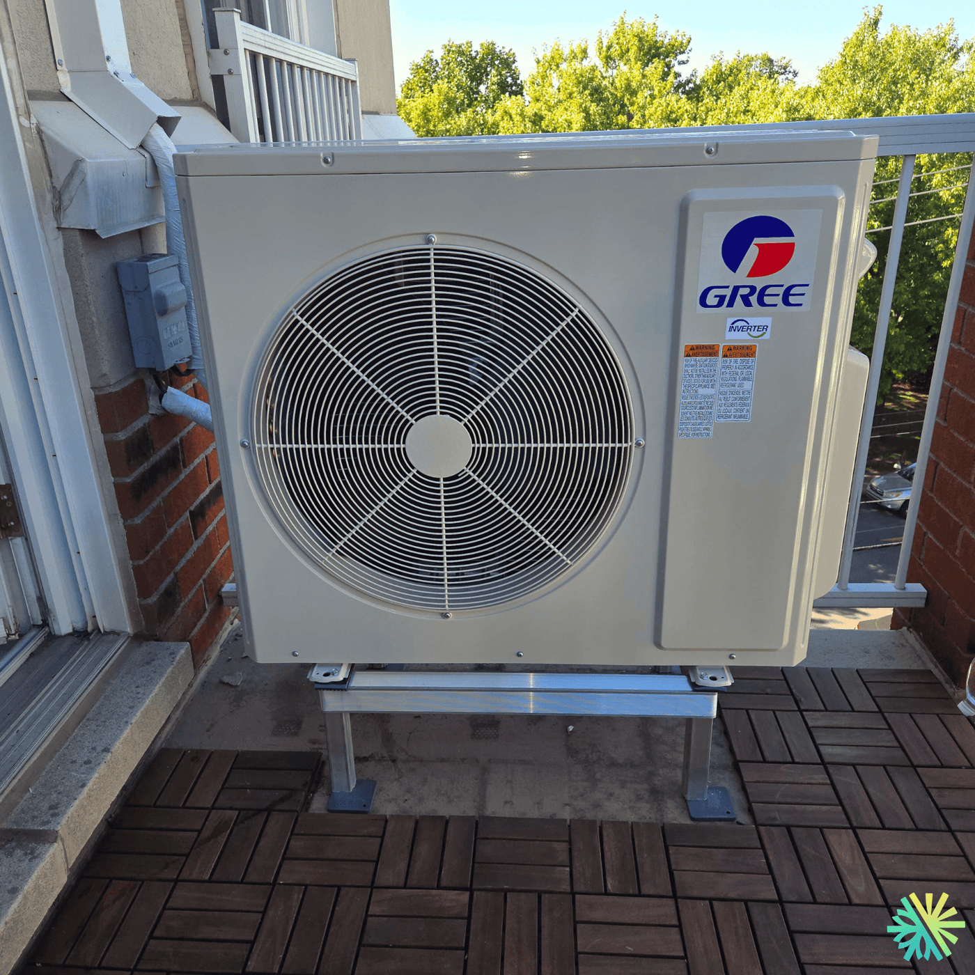 Installation d’une thermopompe MultiZone Gree FreeMatch à Verdun (Montréal) : confort discret sur balcon, performance solide