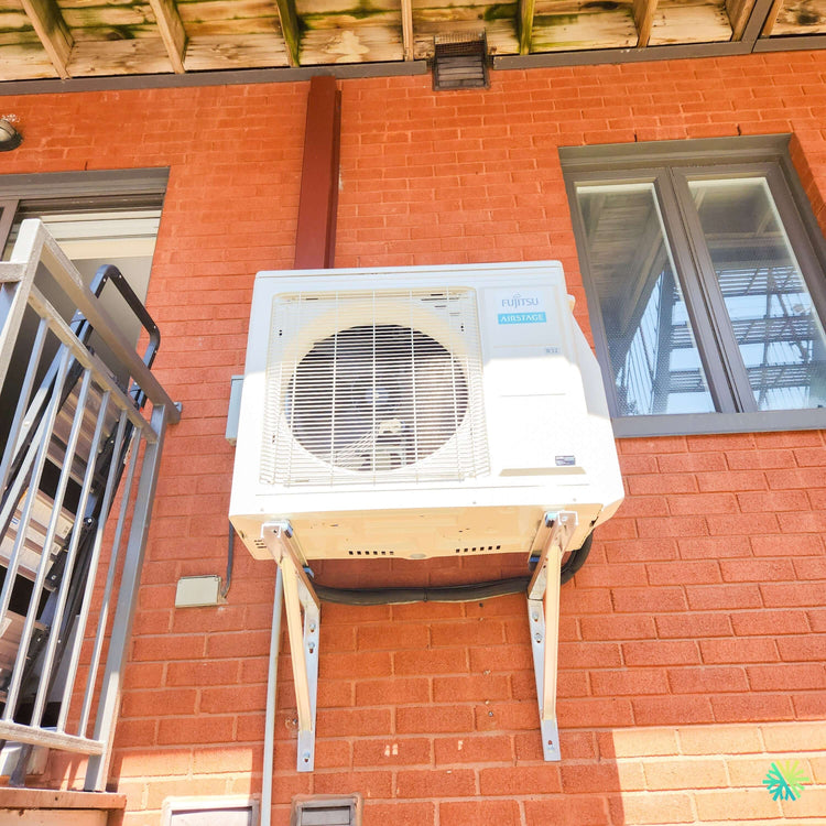 Installation d’une thermopompe murale Fujitsu AIRSTAGE Altair 700 à L’Île-Cadieux, en Montérégie