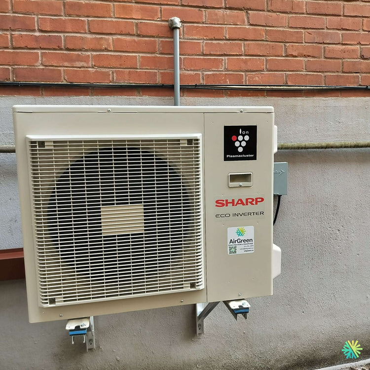 Installation d’une thermopompe murale Sharp Eco Inverter à Rosemont–La Petite-Patrie