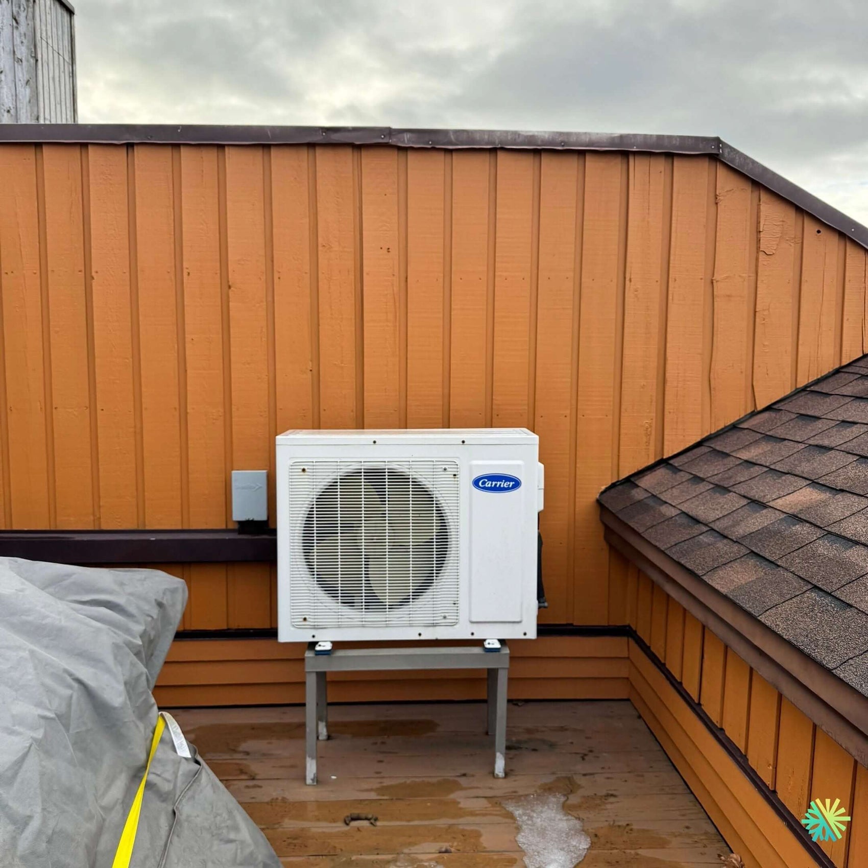 Réparation d’une thermopompe murale Carrier à Pointe-Claire