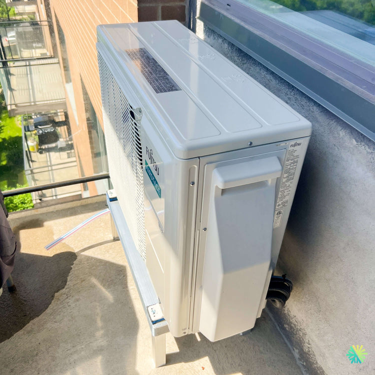 Installation d’une thermopompe murale Fujitsu AIRSTAGE Altair 700 à Saint-Urbain-Premier, en Montérégie