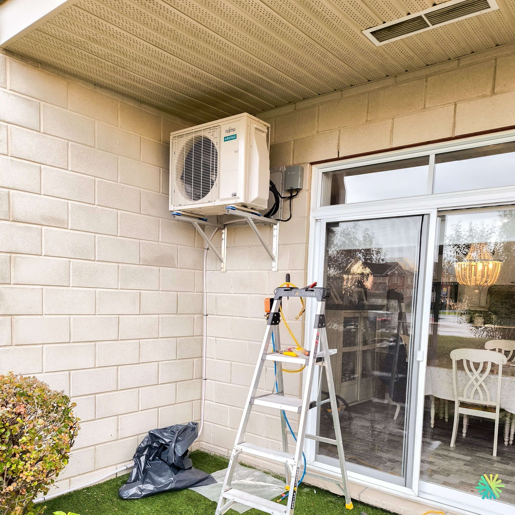 Installation d’une thermopompe murale FUJITSU ORION XLTH KZAH R-32 12 000 BTU à Dollard-des-Ormeaux