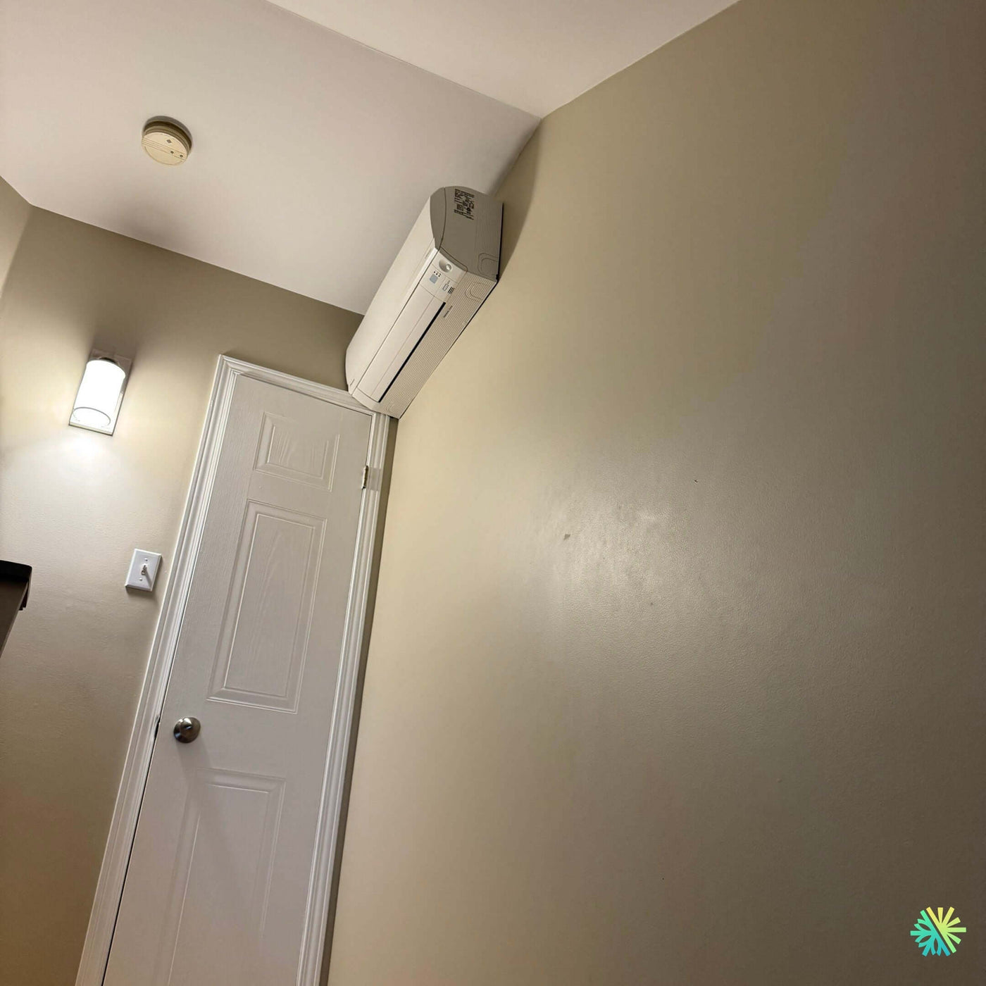 Installation d’une thermopompe murale Sharp à Côte-des-Neiges–Notre-Dame-de-Grâce