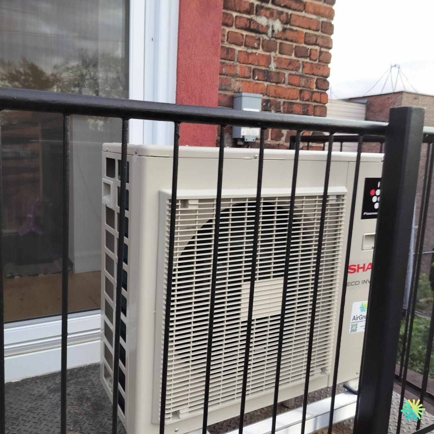 Installation d’une thermopompe murale Sharp à Outremont