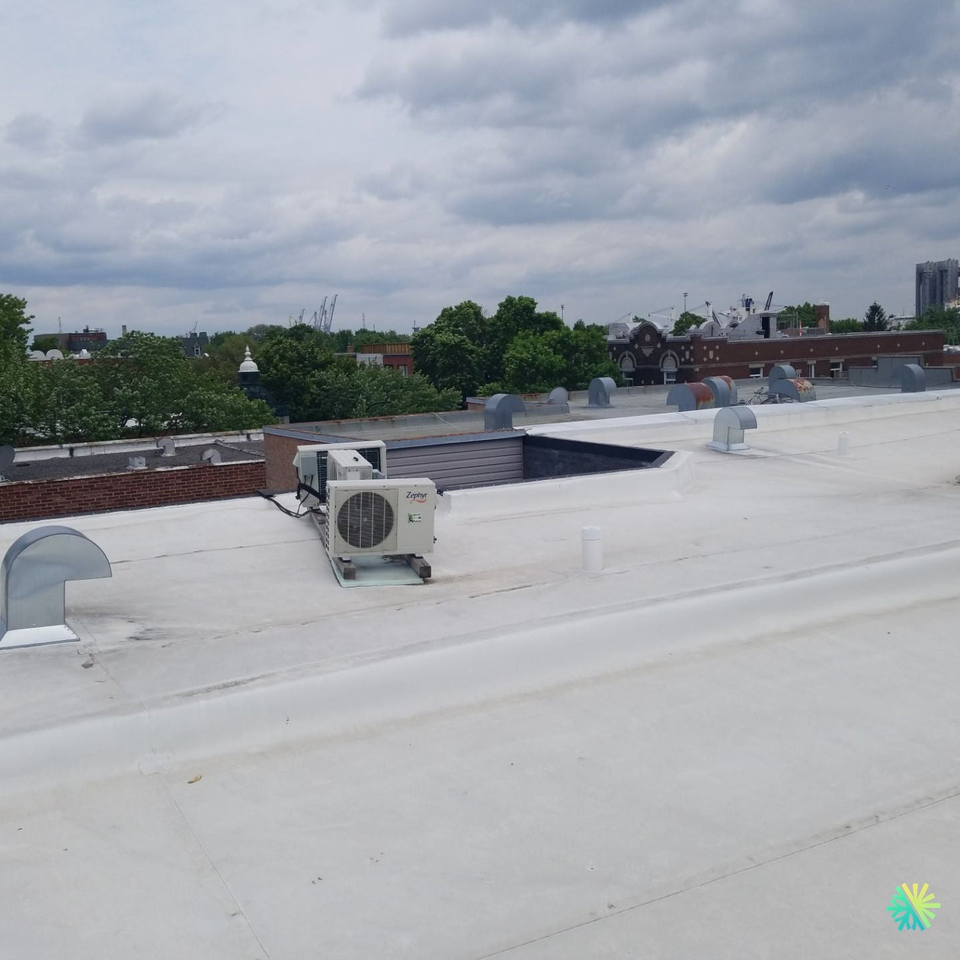 Réparation d’un système CVAC Zephyr sur toit plat à Saint-Laurent