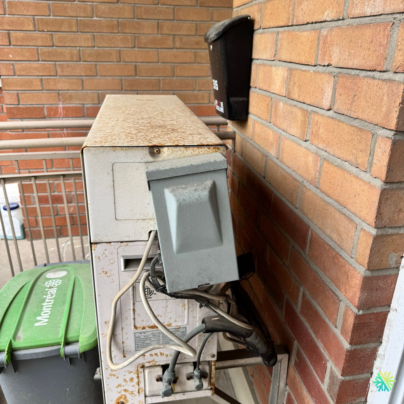 Nettoyage d’une unité extérieure de thermopompe à LaSalle