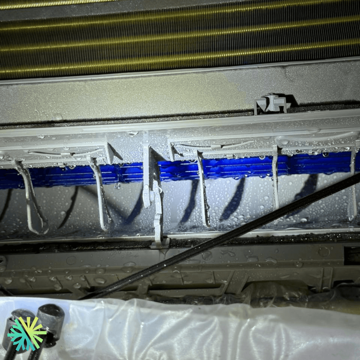 Cleaning and Washing of Wall-Mounted Heat Pump in Outremont, Montreal