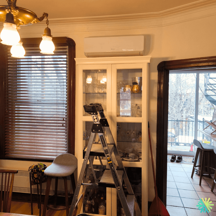 Installation d’une thermopompe multizone Gree FreeMatch au Plateau-Mont-Royal (Montréal)