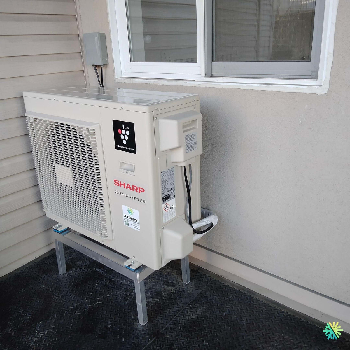 Installation d’une thermopompe murale Sharp ZU1 à Chomedey