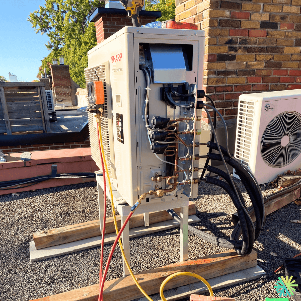 Entretien et service d’une thermopompe murale Sharp à Rosemont–La Petite-Patrie (Montréal)