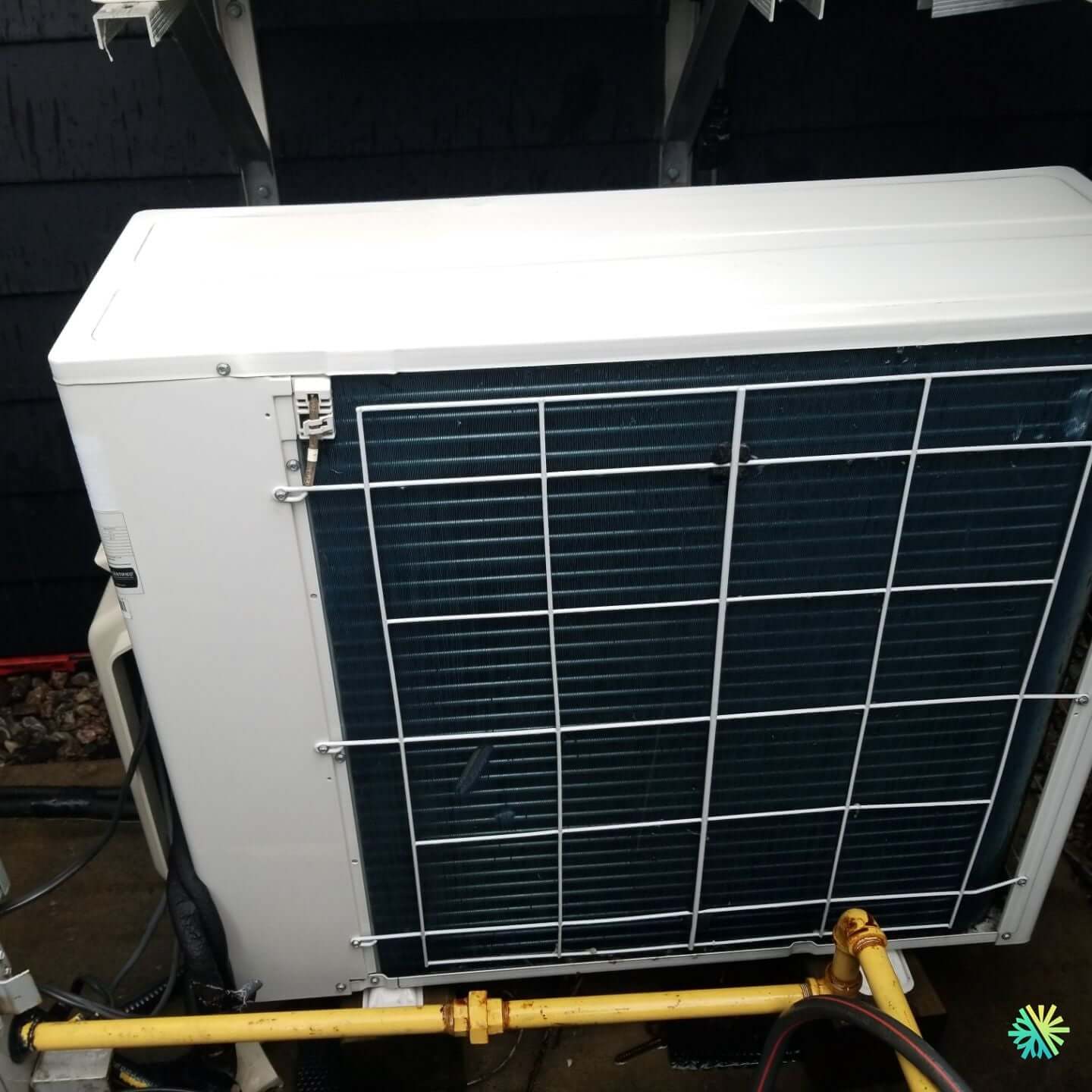 Installation d’une Gree Flexx R32 thermopompe centrale à Sainte-Dorothée, Laval
