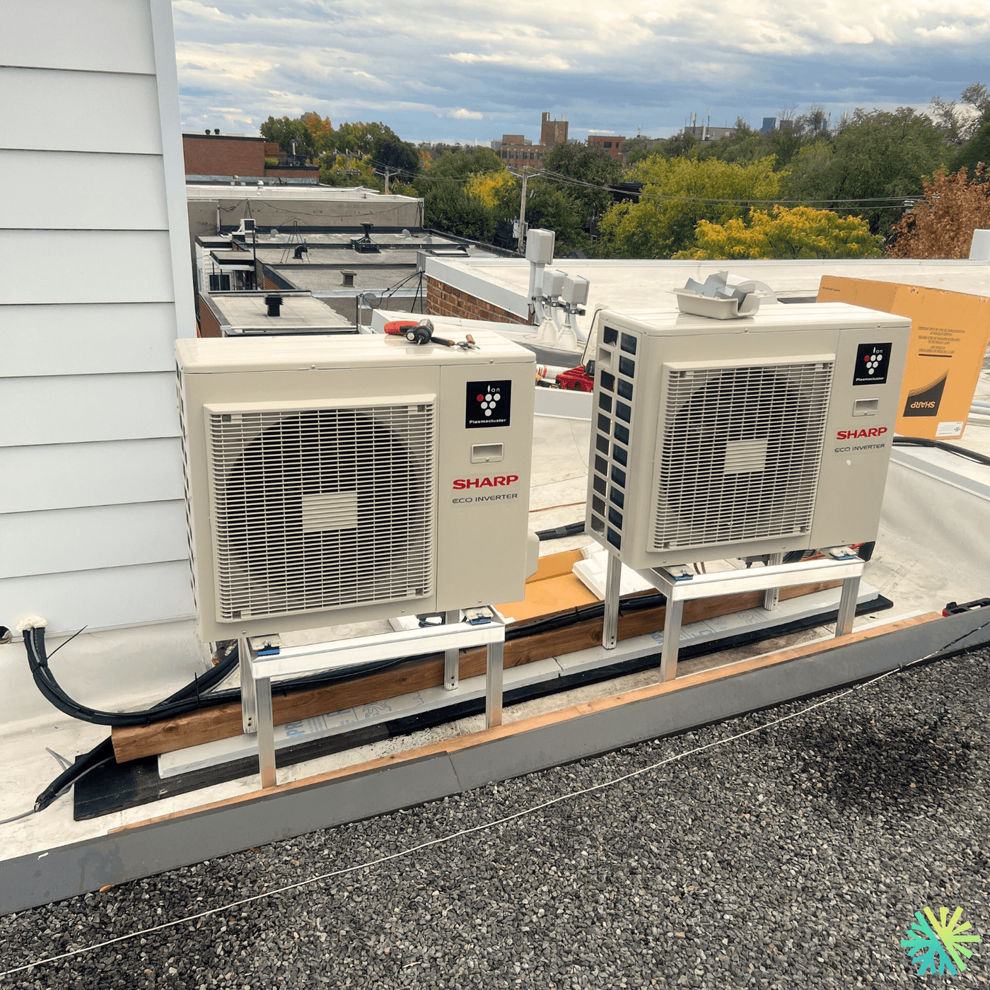Installation de deux thermopompes murales Sharp ZU1 à Rosemont–La Petite-Patrie (Montréal)