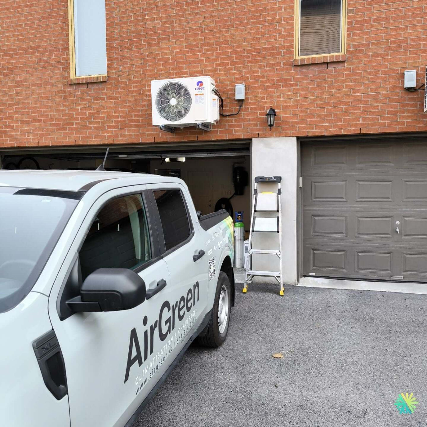 Installation d’une Gree (gamme Livo R32) Thermopompe murale à Chomedey