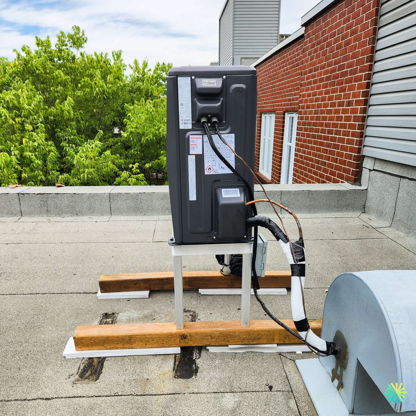 Installation d’une thermopompe centrale MIDEA EVOX G3 2 tonnes à Montréal-Nord