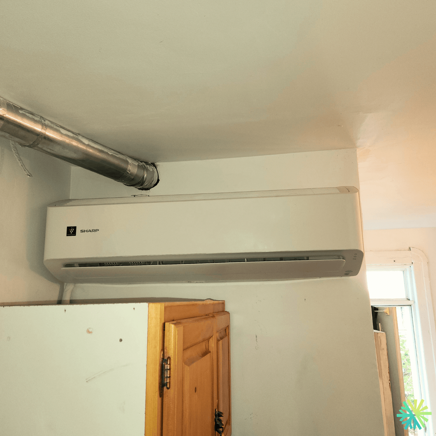 Installation d’une thermopompe murale Sharp sur le Plateau-Mont-Royal