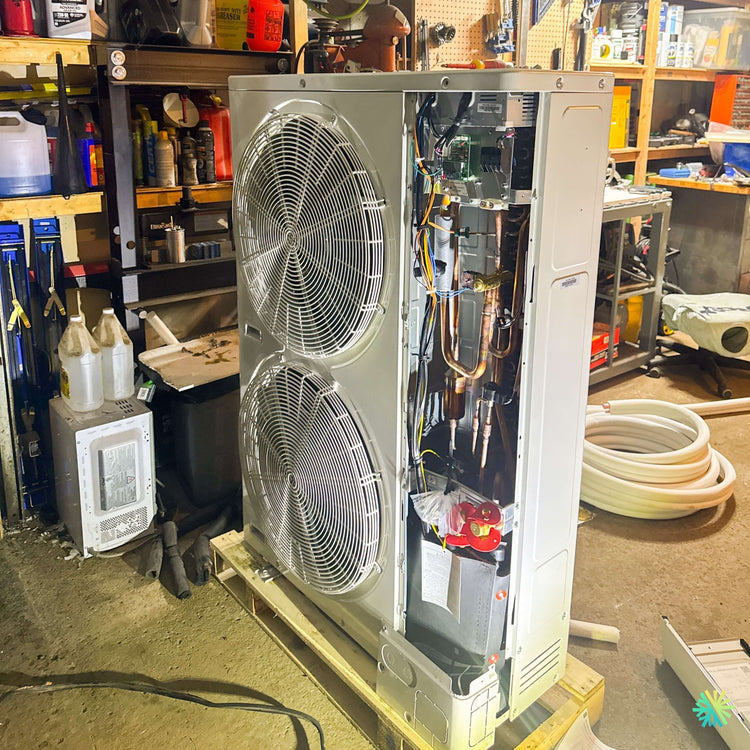 Installation d’une thermopompe centrale HITACHI airCore 700 à Montréal-Est