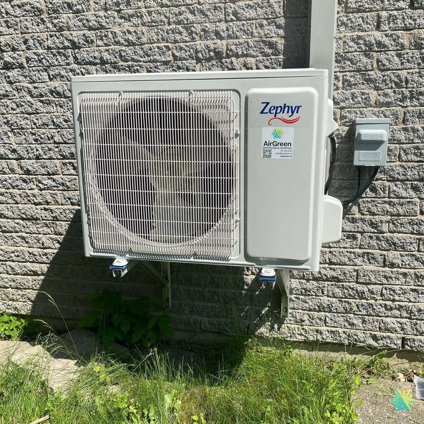 Installation d’une Zephyr thermopompe murale à Vimont (Laval)