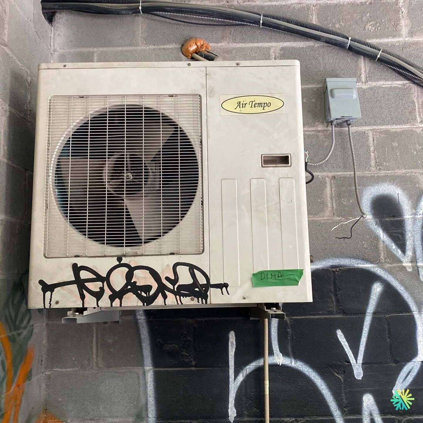 Nettoyage d’une thermopompe murale Air Tempo au Plateau-Mont-Royal