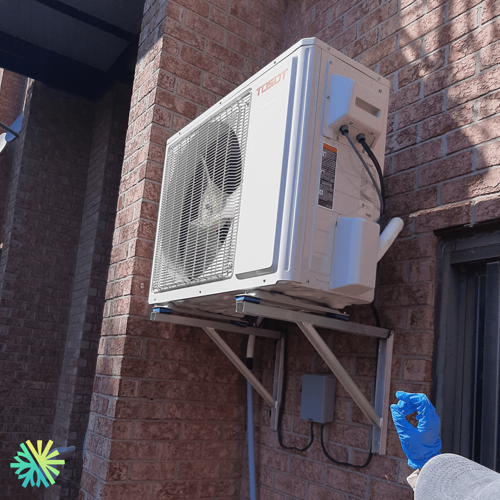 Nos techniciens racontent : les 5 pires installations de climatisation vues à Montréal (et comment nous les avons réparées)