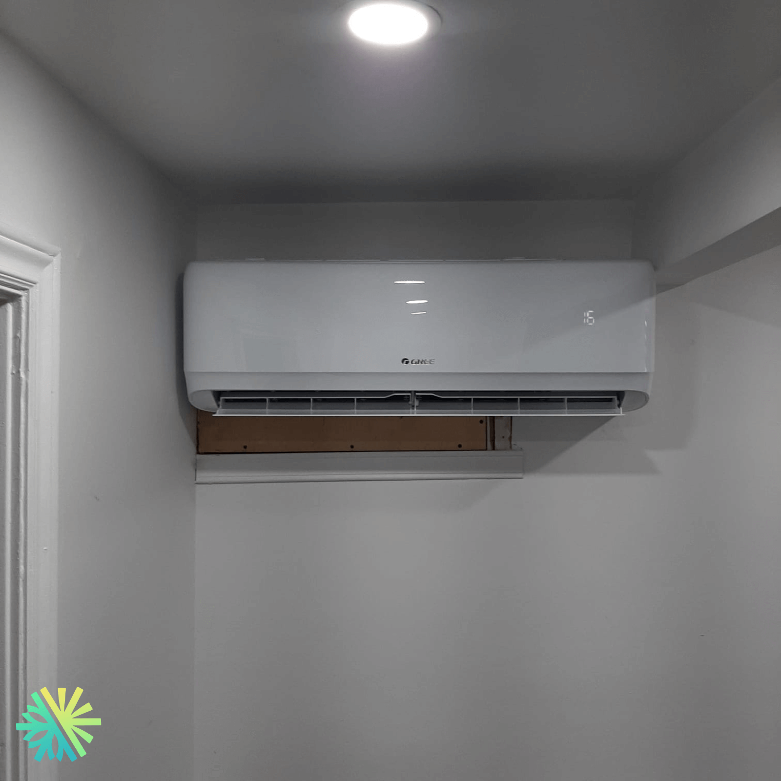 Installation d'une thermopompe murale GREE Vita à Terrebonne