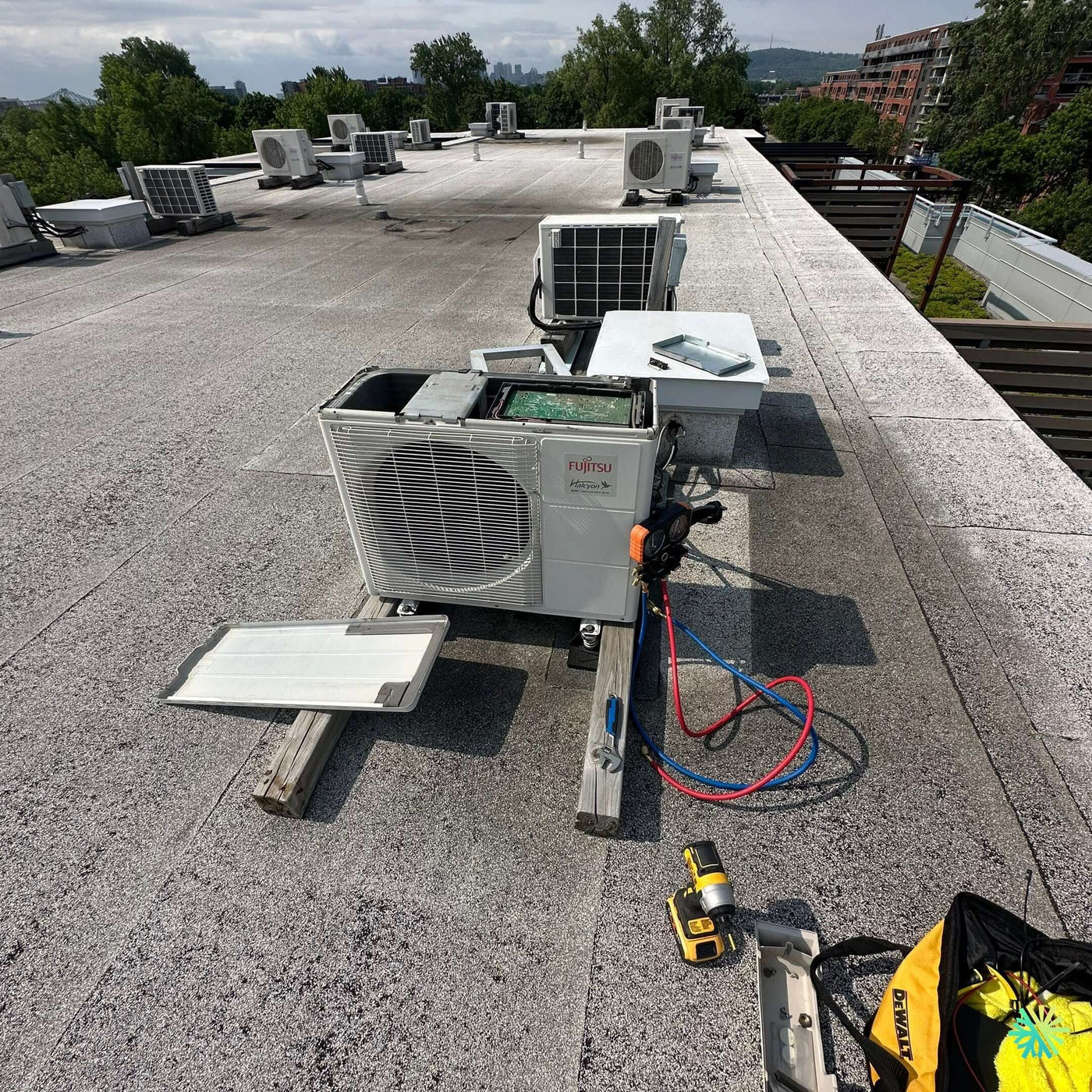 Réparation d’une thermopompe murale Fujitsu au Plateau-Mont-Royal