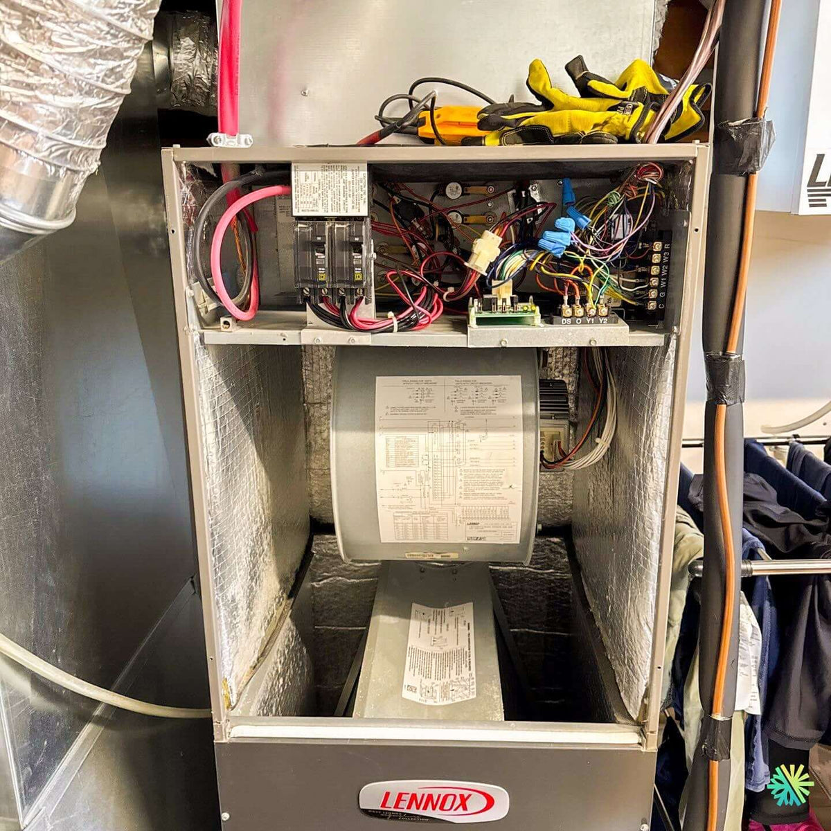 Une thermopompe centrale dans un logement social ? On l’a fait, et voici ce qu’on a appris