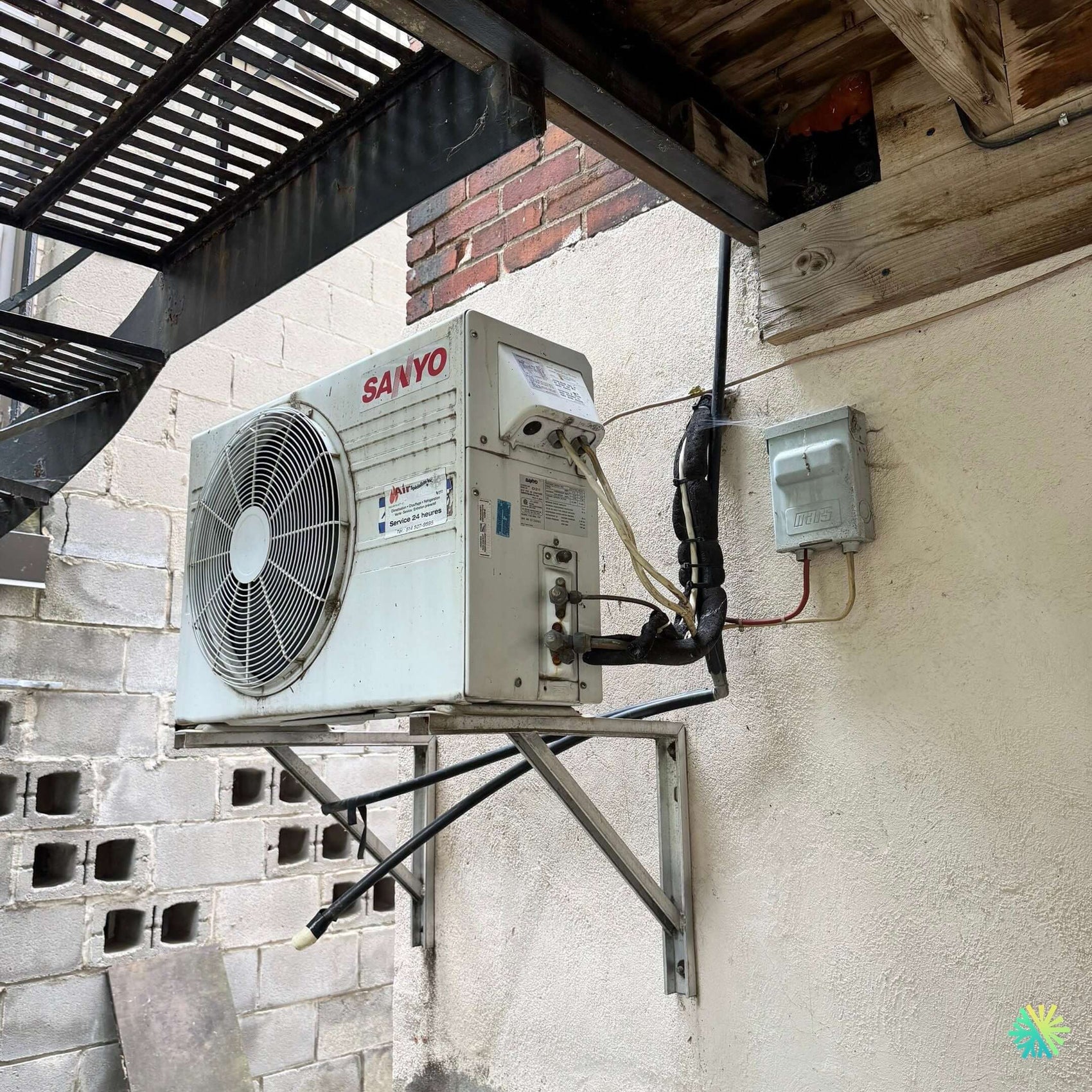Nettoyage d’une thermopompe murale Sanyo à Verdun
